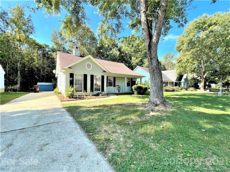 Property image 2 at 8338 Houndstooth Drive, Charlotte, NC 28227