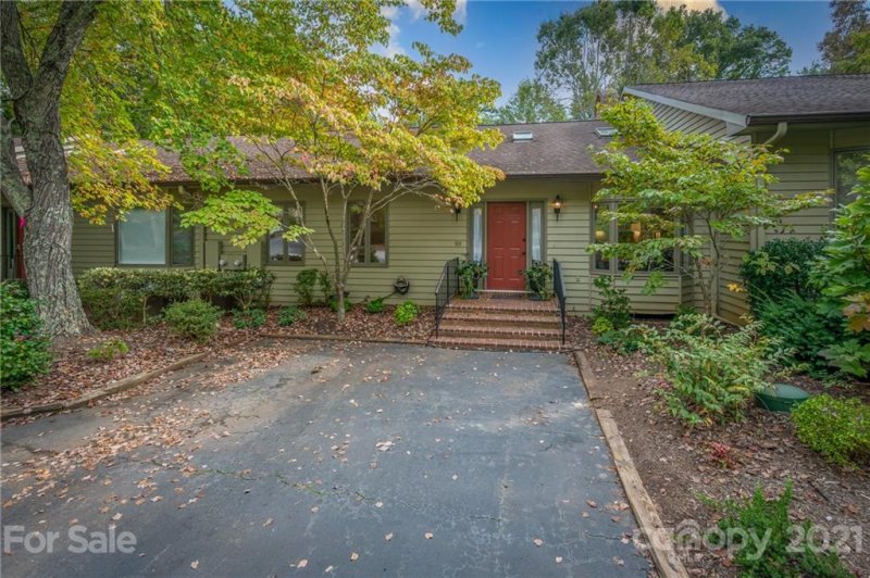 Property image 3 at 33 Hunting Country Trail, Tryon, NC 28782