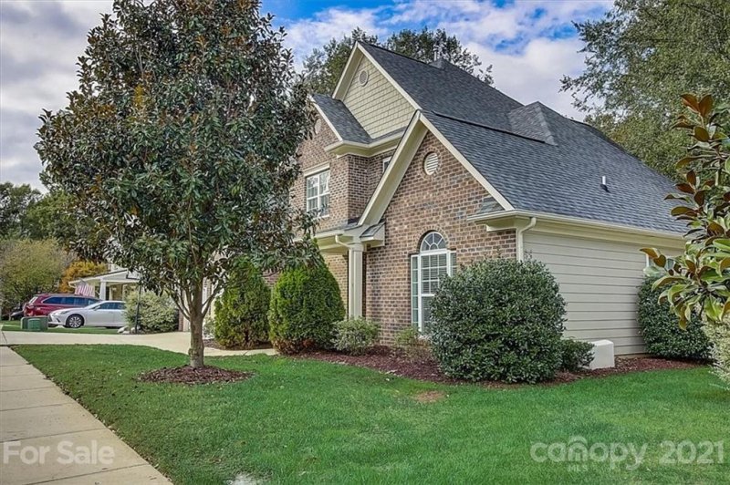 Property image 3 at 20115 Coachmans Wood Lane, Cornelius, NC 28031