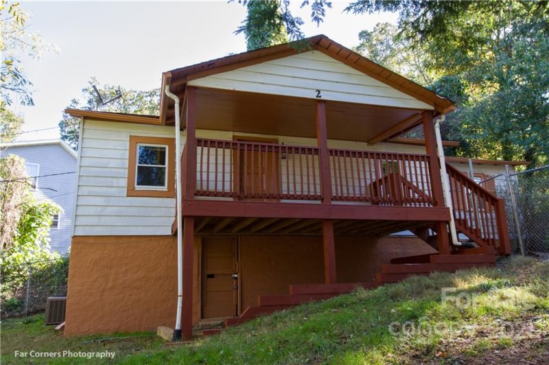 Property image 3 at 2 Arbutus Road, Asheville, NC 28805