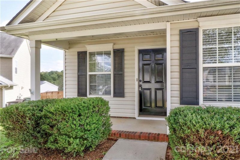 Property image 2 at 934 Back Bay Court, Kannapolis, NC 28083