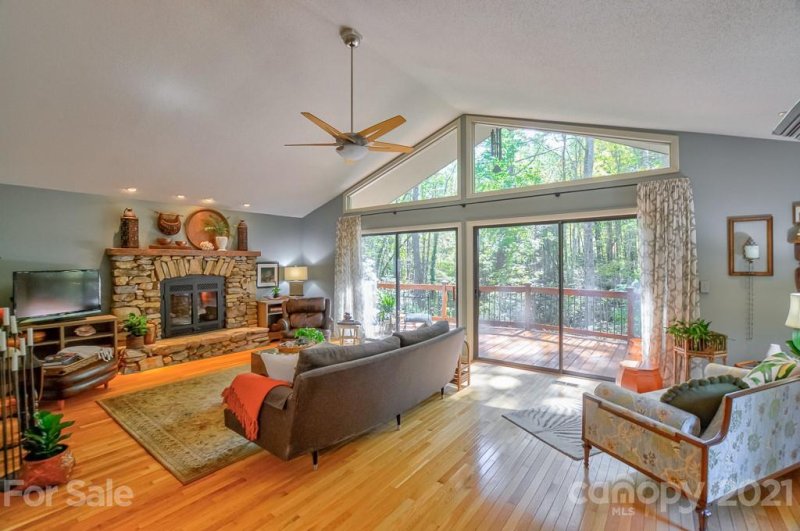 Property image 5 at 138 Woodhaven Drive, Hendersonville, NC 28739