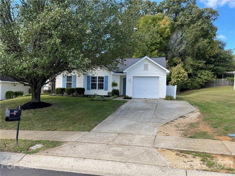 Property image 4 at 6832 Ayrshire Glen Place, Charlotte, NC 28273