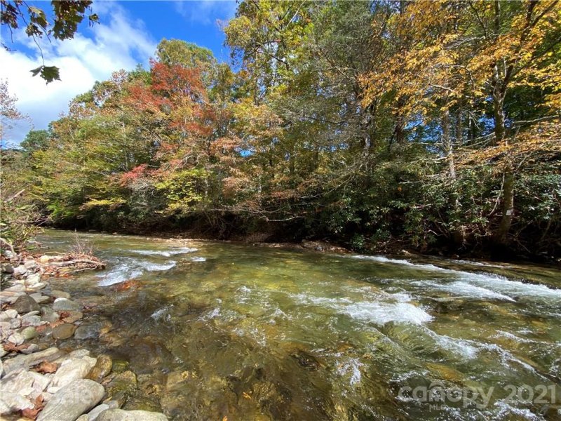 Property image 3 at 999999 Sweetwater Ridge, Burnsville, NC 28714