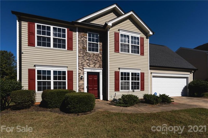 Property image 3 at 12027 Chantress Lane, Charlotte, NC 28215