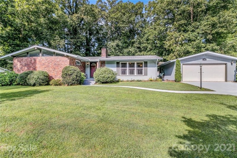 82 N Greenwood Forest Drive