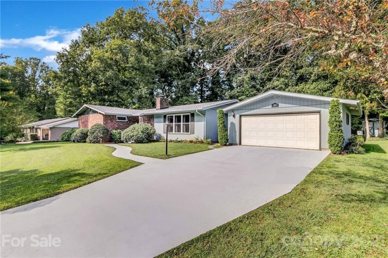 Property image 3 at 82 N Greenwood Forest Drive, Etowah, NC 28729