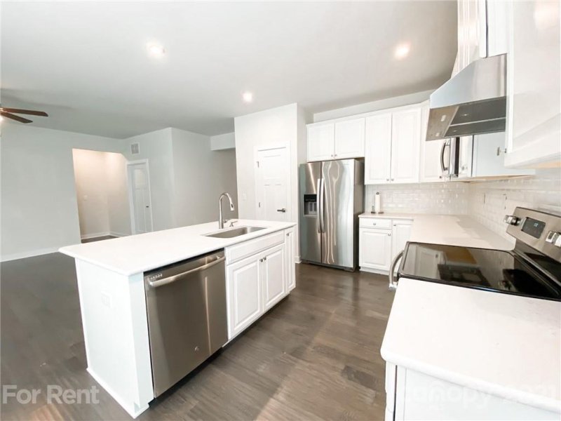 Property image 4 at 10050 Lilac Court, Charlotte, NC 28215