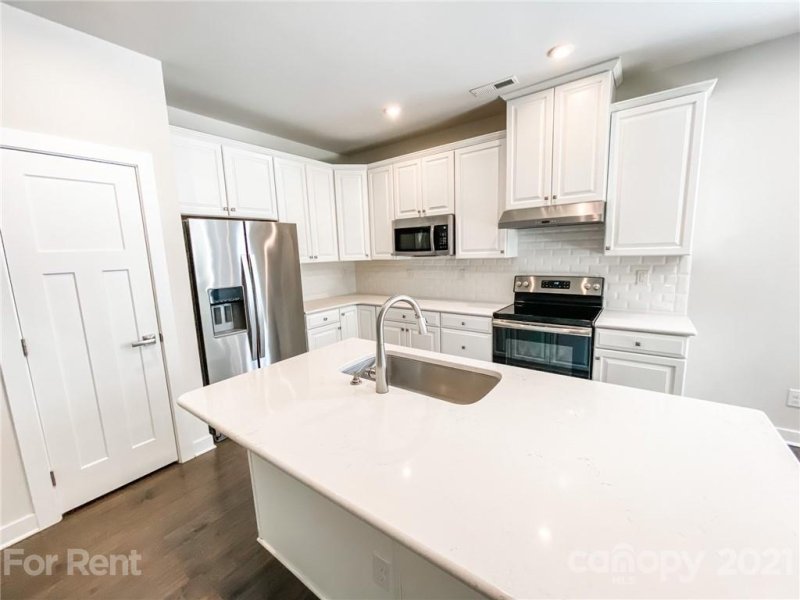 Property image 5 at 10050 Lilac Court, Charlotte, NC 28215