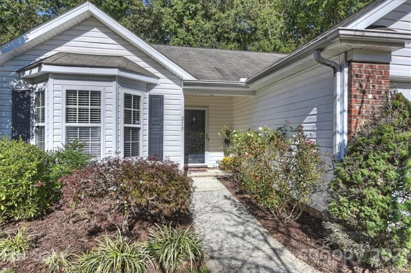Property image 2 at 219 Woodlynn Drive, Charlotte, NC 28214