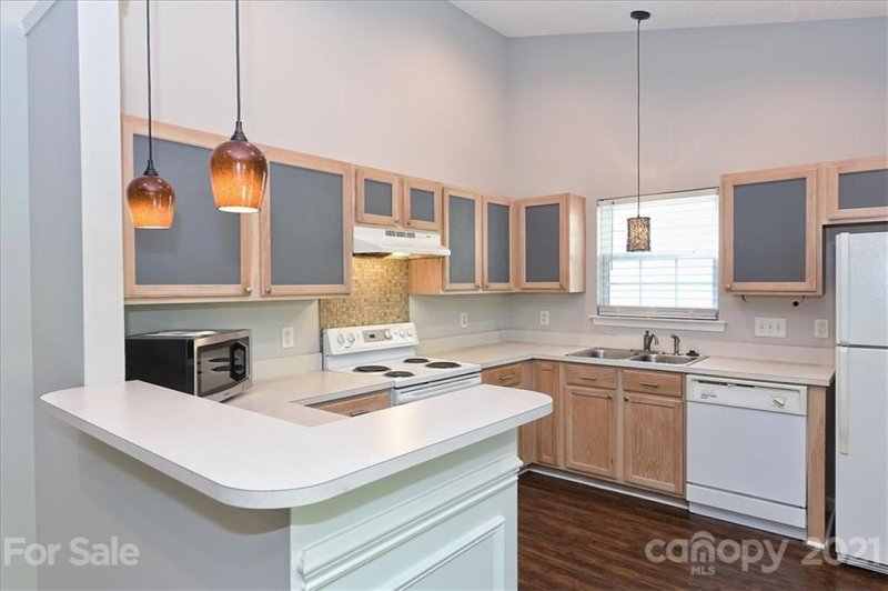 Property image 5 at 219 Woodlynn Drive, Charlotte, NC 28214