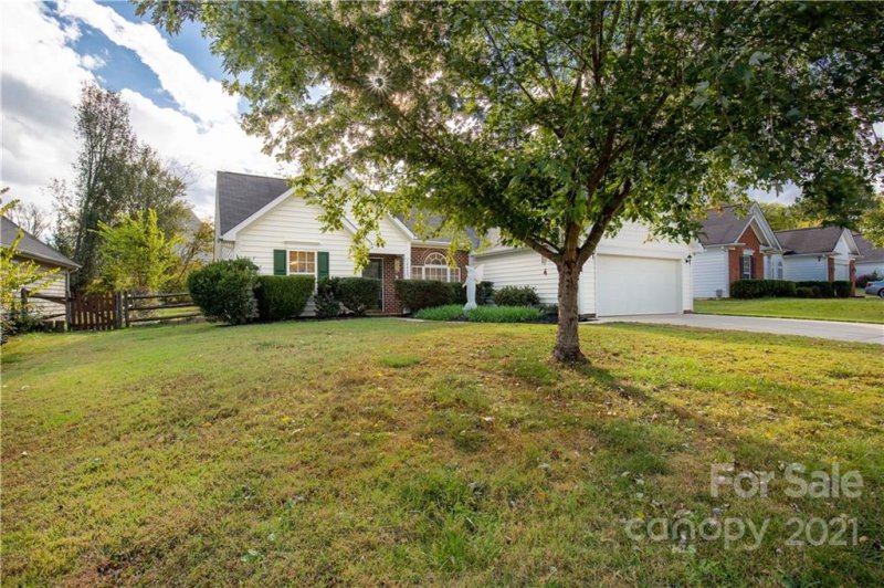 Property image 3 at 14440 Southbridge Forest Drive, Charlotte, NC 28273
