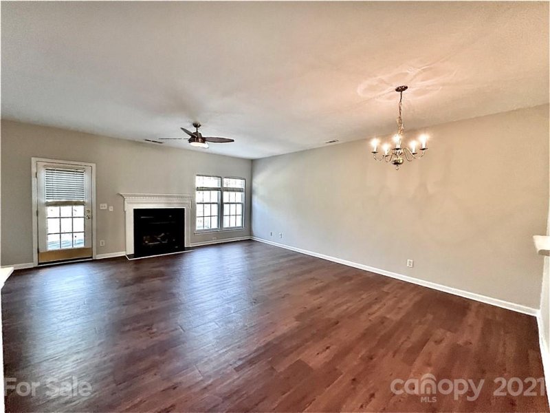 Property image 3 at 912 Tiger Lane, Charlotte, NC 28262