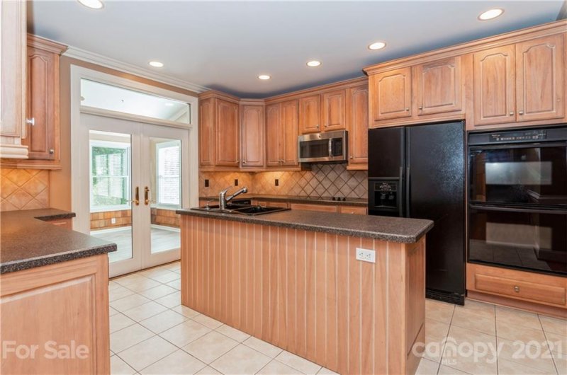 Property image 3 at 2545 Rea Road, Charlotte, NC 28226