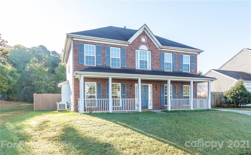 Property image 2 at 410 Winding Canyon Drive, Charlotte, NC 28214