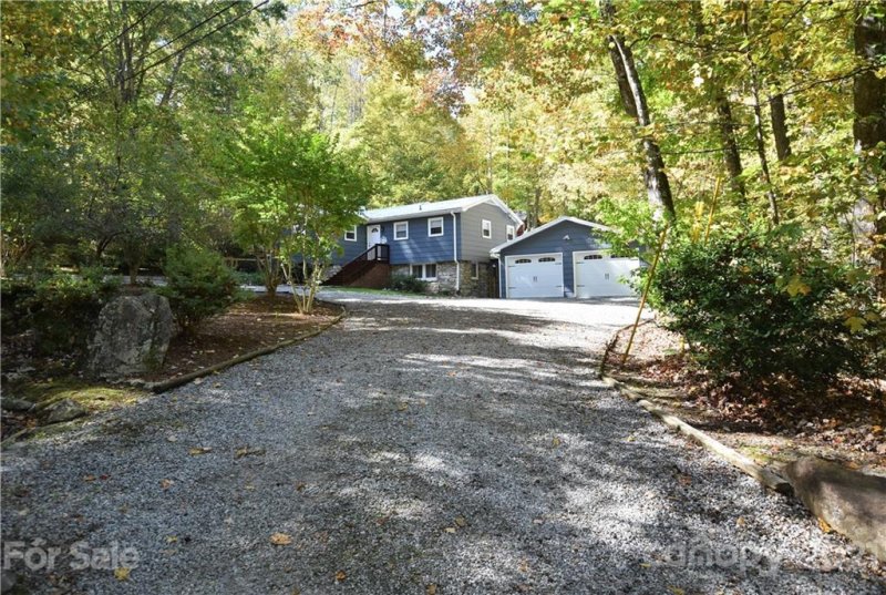 Property image 3 at 322 Spring Lake Road, Maggie Valley, NC 28751