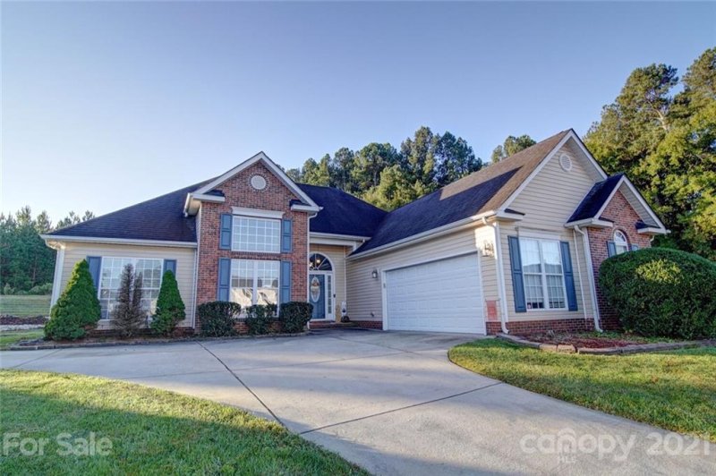 Property image 2 at 538 Scarlet Leaf Lane, Oakboro, NC 28129