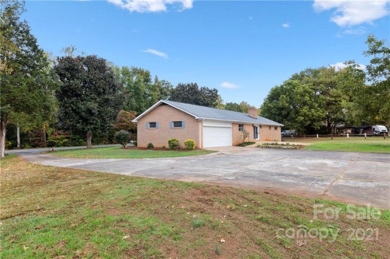 Property image 3 at 431 Gold Hill Road, Fort Mill, SC 29715