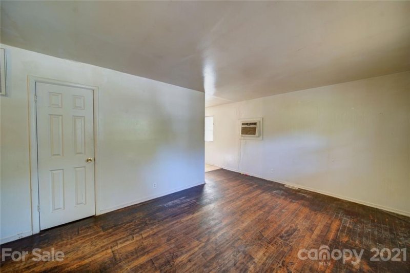 Property image 5 at 716 September Lane, Charlotte, NC 28208