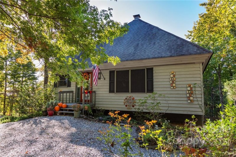 Property image 2 at 318 Garden Lane, Lake Lure, NC 28746