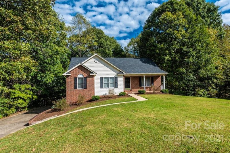 Property image 2 at 1733 7th Street Lane, Hickory, NC 28602