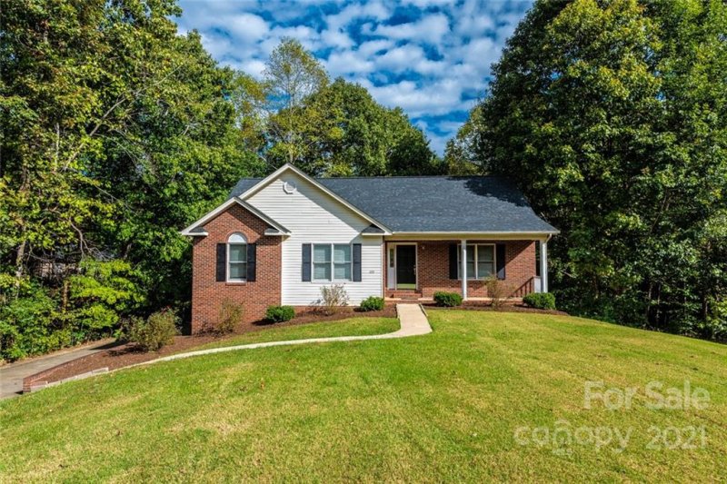 Property image 3 at 1733 7th Street Lane, Hickory, NC 28602