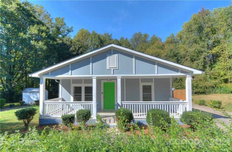 Property image 3 at 2804 Mccombs Street, Charlotte, NC 28208
