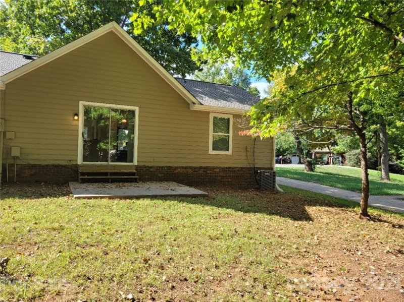 Property image 2 at 6100 Tartan Green Court, Charlotte, NC 28227