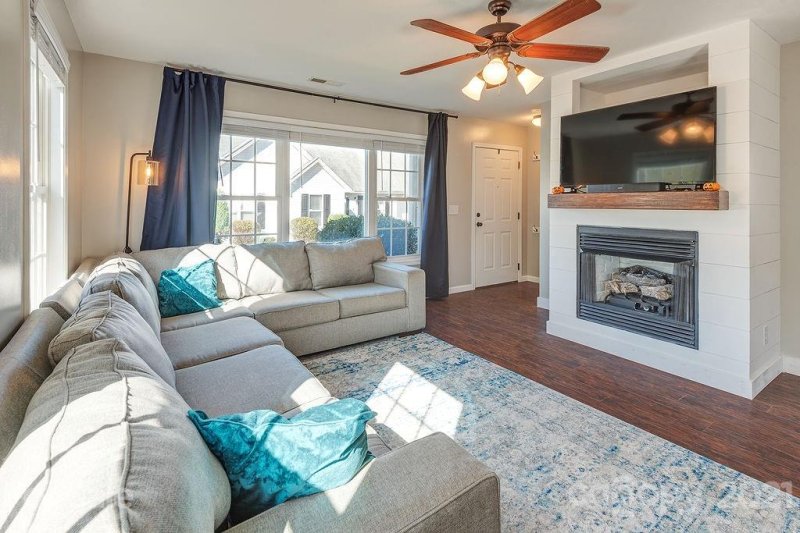 Property image 4 at 102 Rotunda Circle, Asheville, NC 28806