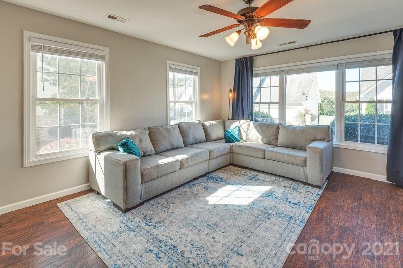 Property image 5 at 102 Rotunda Circle, Asheville, NC 28806