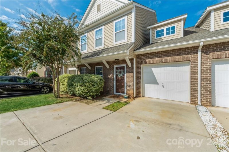 Property image 2 at 423 Battery Circle, Clover, SC 29710