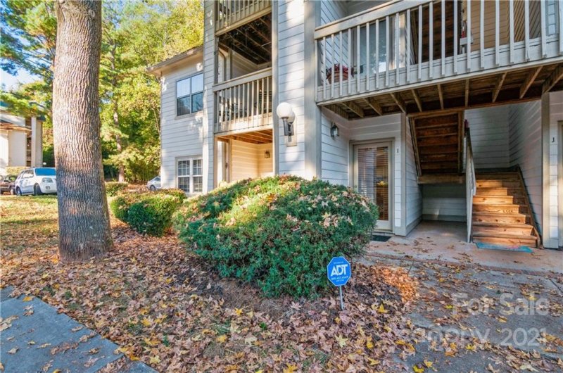 Property image 2 at 1032 Churchill Downs Court, Charlotte, NC 28211