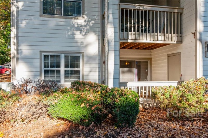 Property image 4 at 1032 Churchill Downs Court, Charlotte, NC 28211