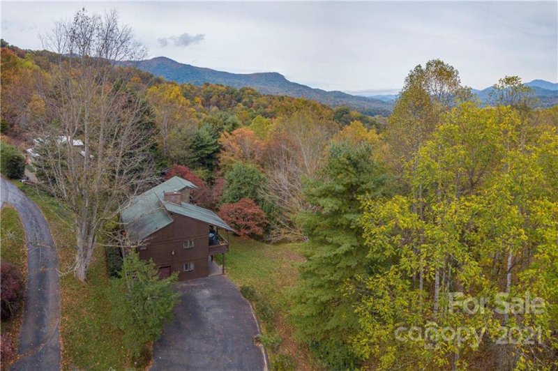 Property image 2 at 911 Mountain Lake Drive, Waynesville, NC 28785