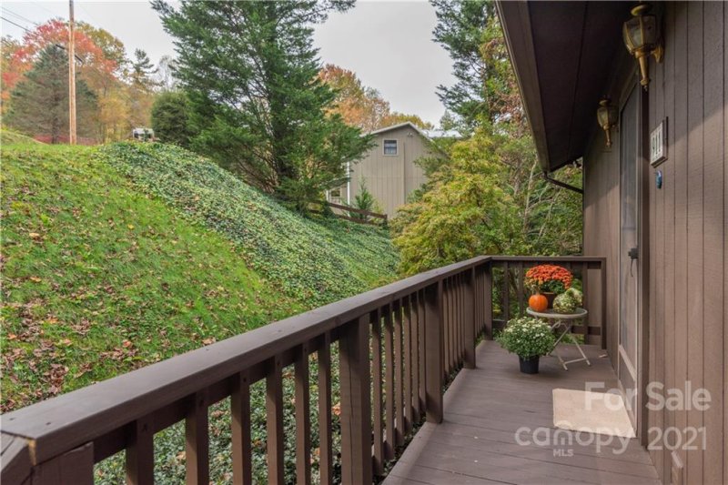 Property image 3 at 911 Mountain Lake Drive, Waynesville, NC 28785