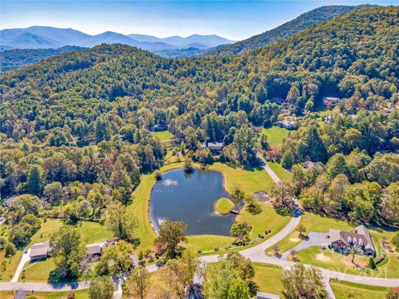 Property image 4 at 102 Ashley Circle, Asheville, NC 28805