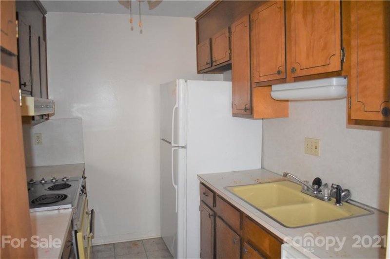 Property image 4 at 921 Nottingham Drive, Gastonia, NC 28054