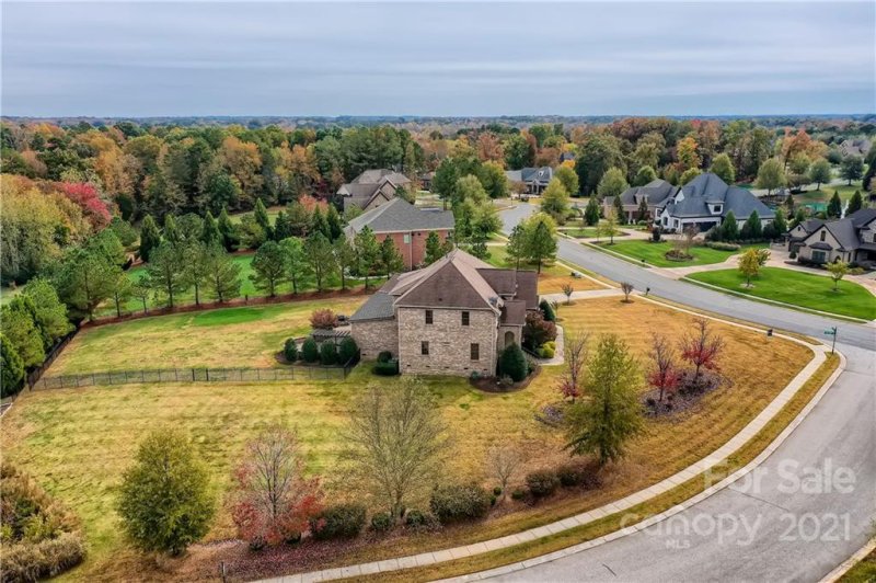 Property image 3 at 2003 Princessa Drive, Matthews, NC 28104