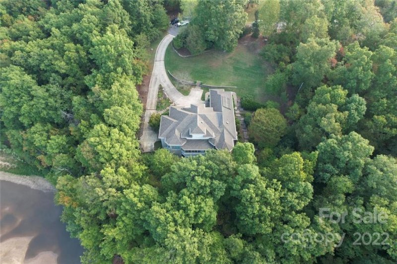 Property image 3 at 105 Laurel Cove Court, Cherryville, NC 28021