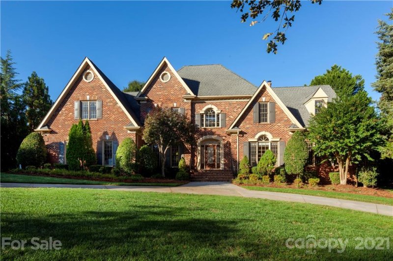 Property image 2 at 8720 Lake Challis Lane, Charlotte, NC 28226