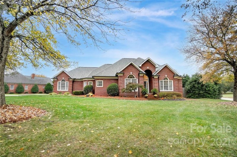 Property image 3 at 1000 Nickalaus Drive, Matthews, NC 28104