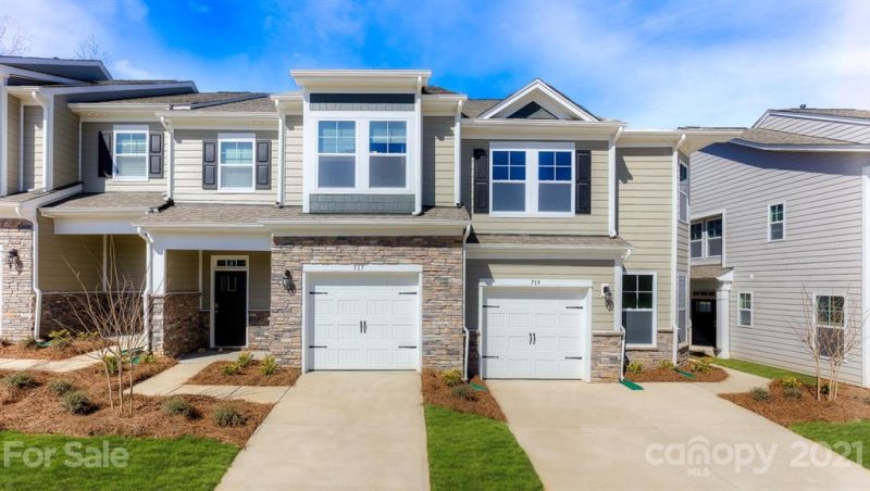 652 Cypress Glen