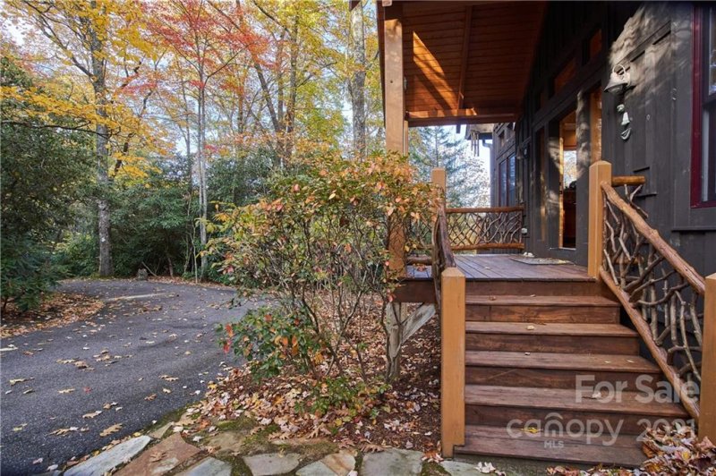 Property image 3 at 143 Choctaw Camp Lane, Blowing Rock, NC 28605