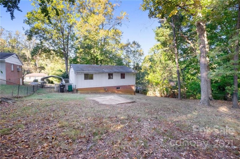 Property image 4 at 726 September Lane, Charlotte, NC 28208