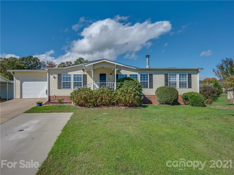 Property image 2 at 60 Virginia Loop Lane, Hendersonville, NC 28792