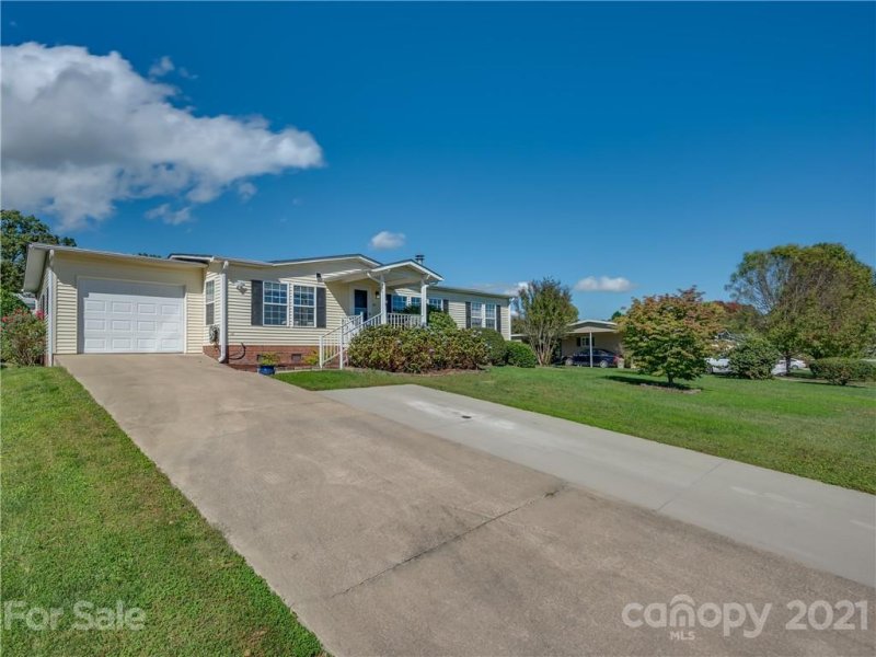 Property image 3 at 60 Virginia Loop Lane, Hendersonville, NC 28792