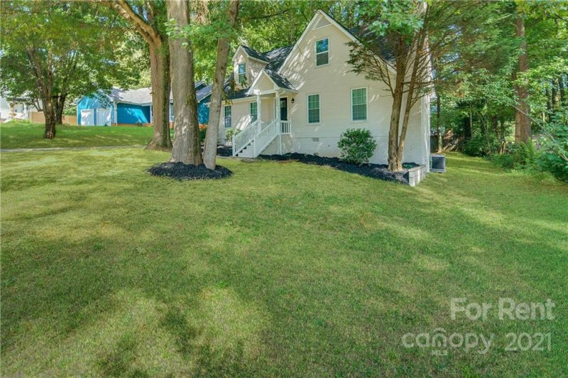 Property image 3 at 5806 Katrine Court, Charlotte, NC 28208
