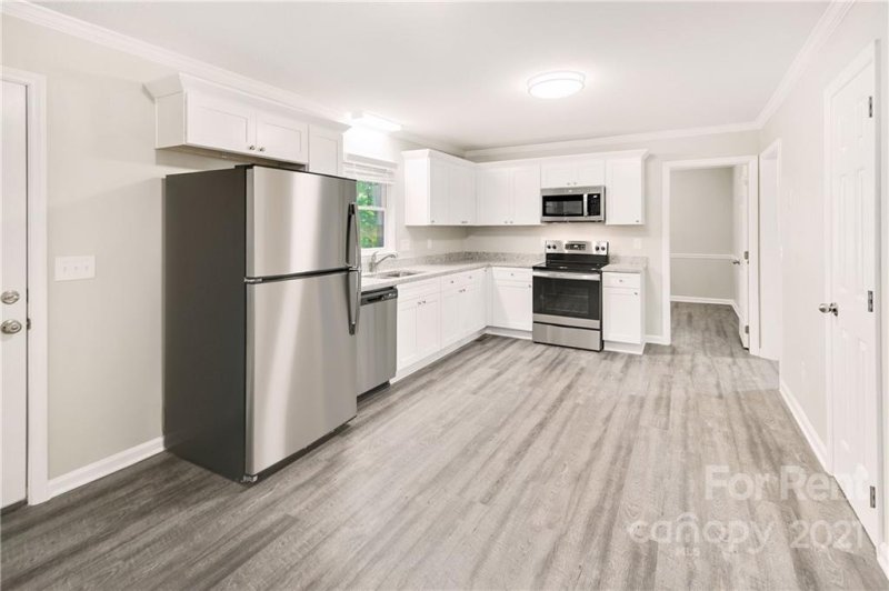 Property image 5 at 5806 Katrine Court, Charlotte, NC 28208