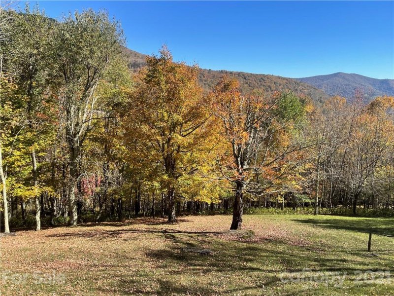 Property image 2 at 698 Roan Drive, Bakersville, NC 28705