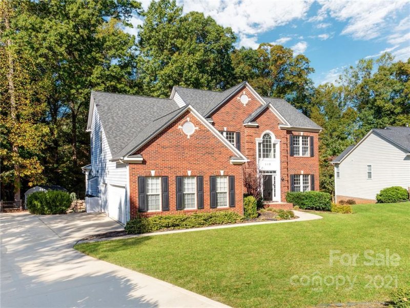 Property image 2 at 112 Huntly Lane, Mooresville, NC 28115